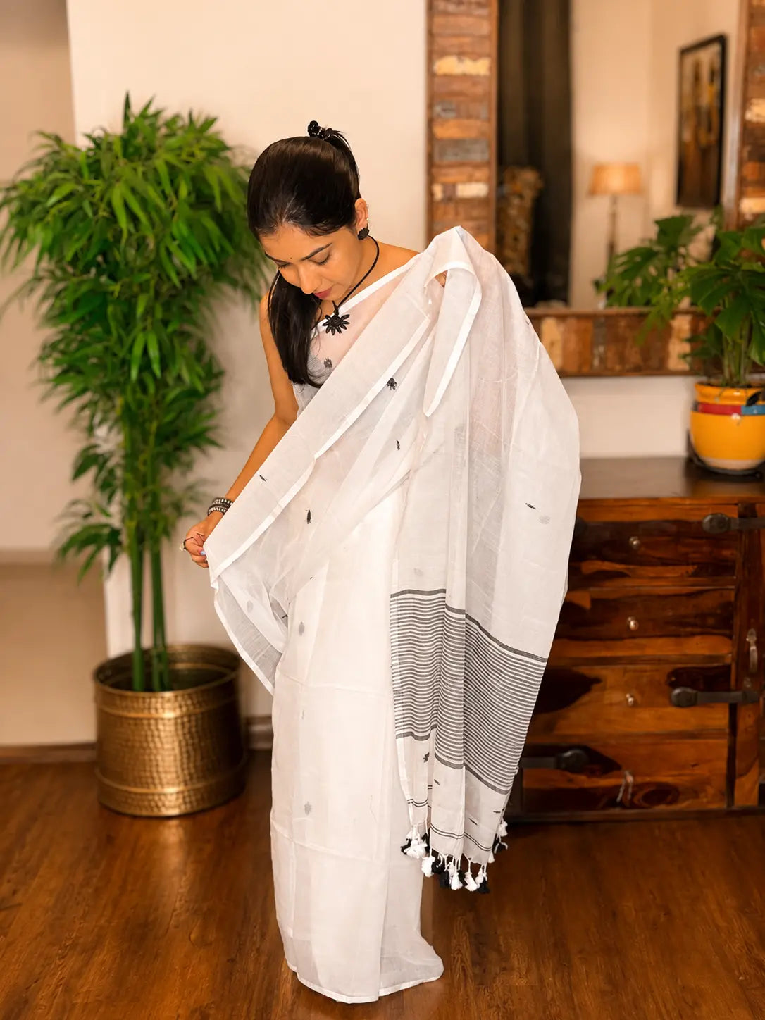 Handwoven Cotton Jamdani Saree – Shubhra