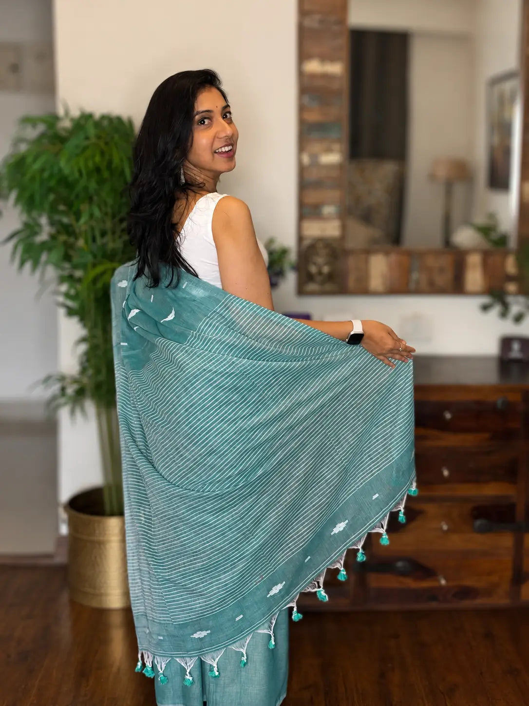Handwoven Cotton Jamdani Saree – Pallavi