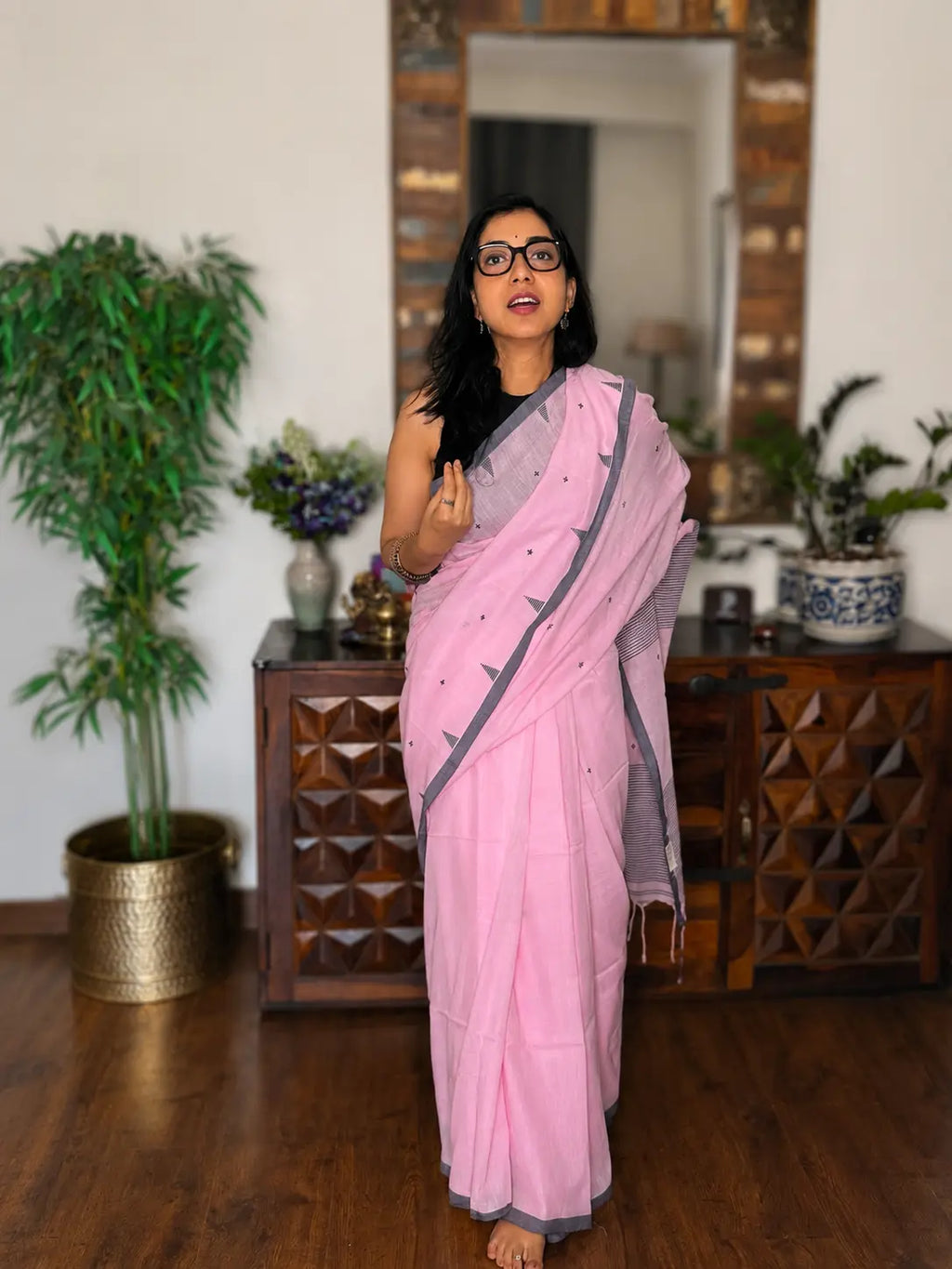 Handwoven Cotton Jamdani Saree – Mridula