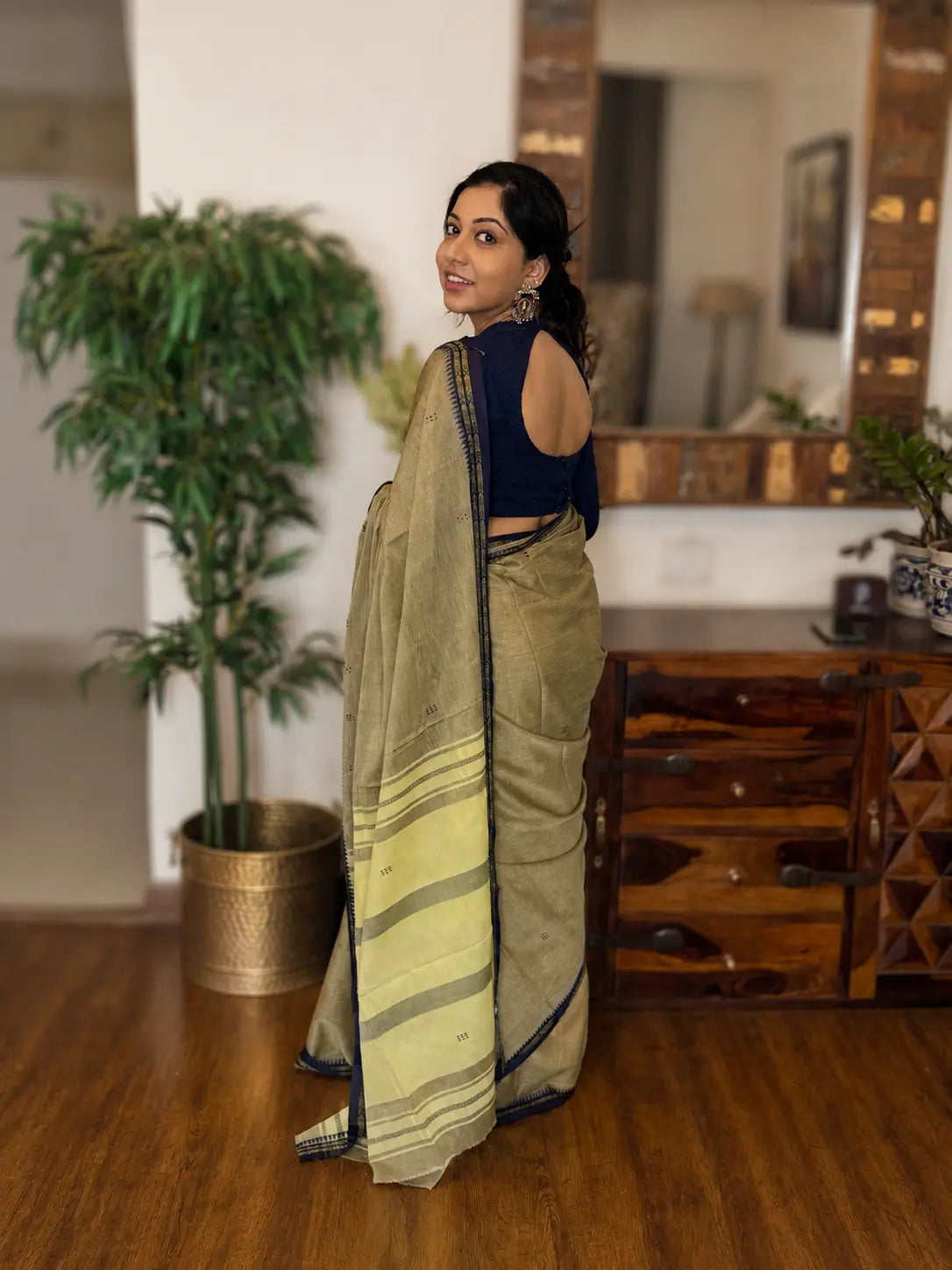 Handwoven Dhaniakhali – Dharini