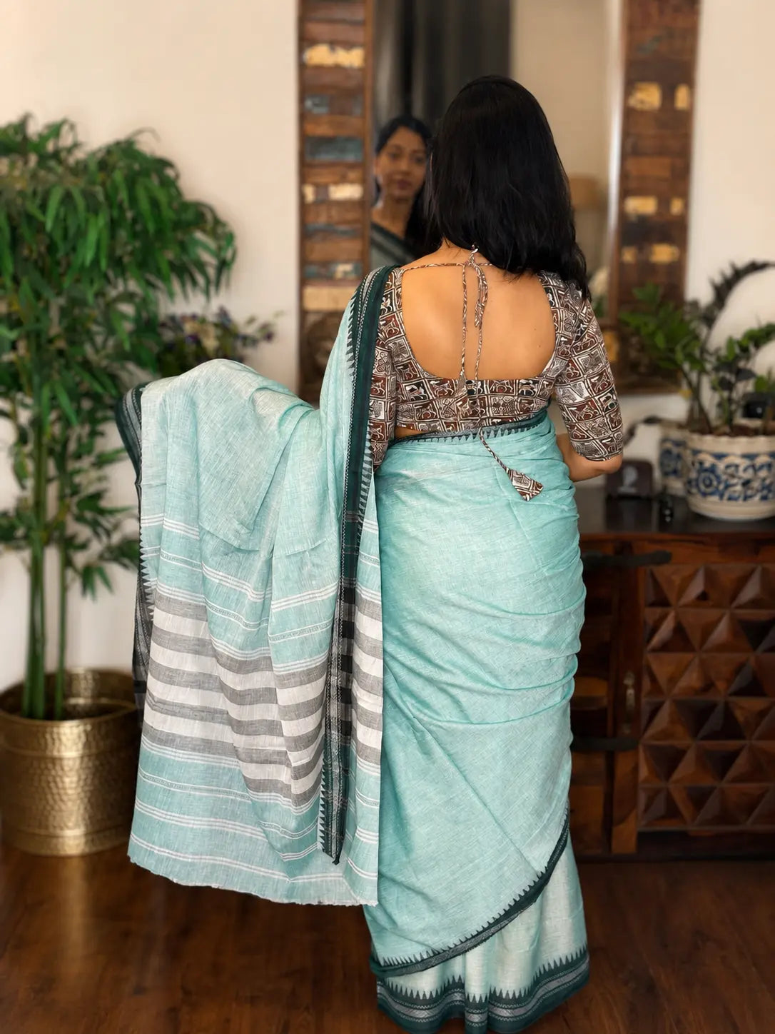 Handwoven Dhaniakhali – Neelima