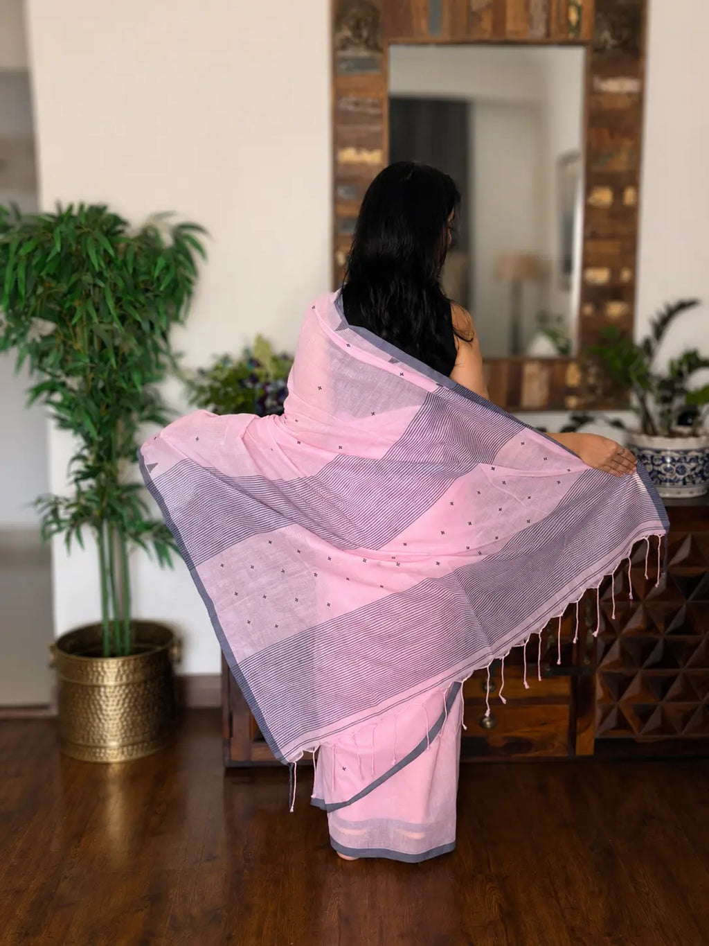 Handwoven Cotton Jamdani Saree – Mridula