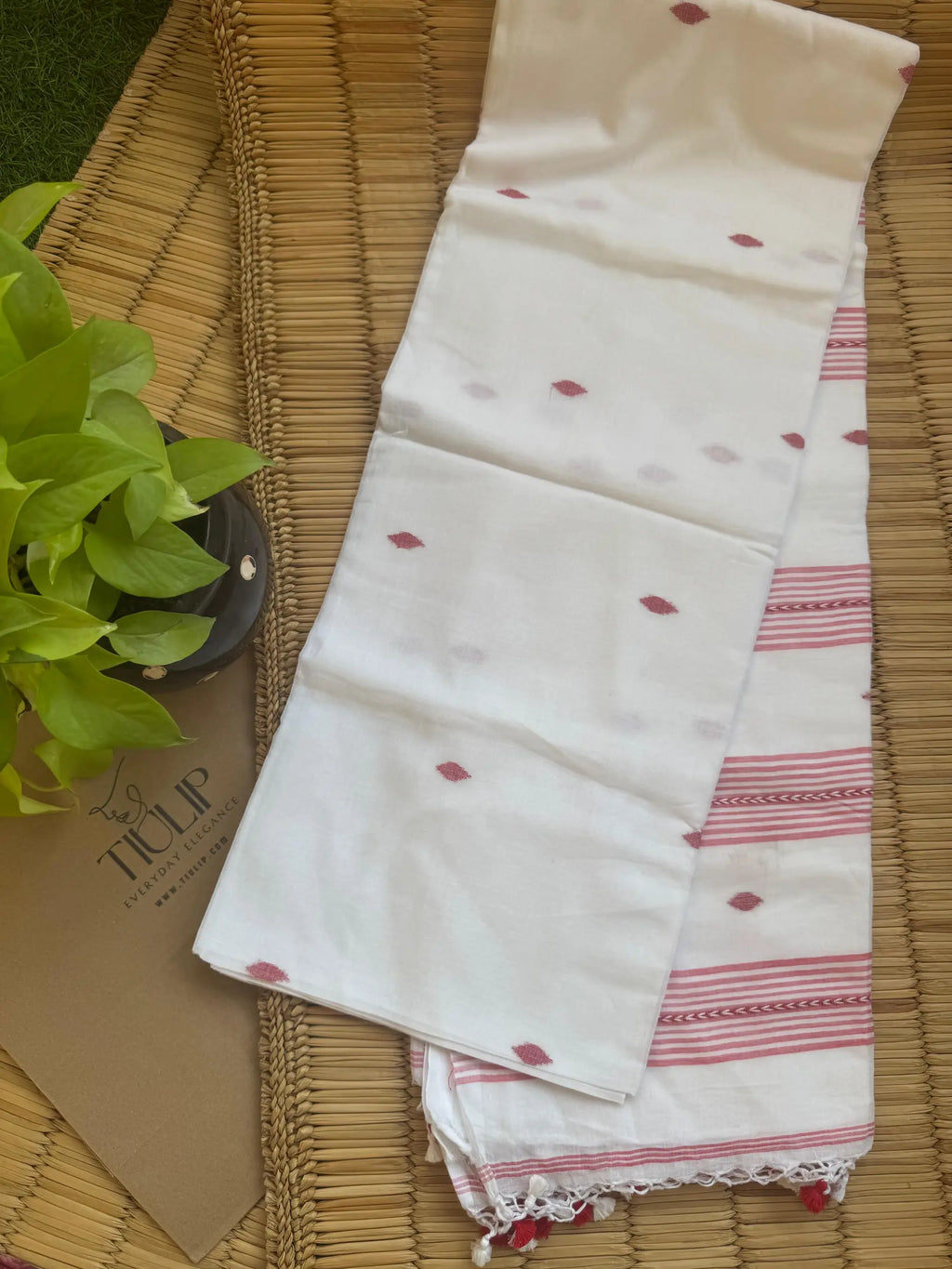 Handwoven Cotton Jamdani Saree – Shwetambara