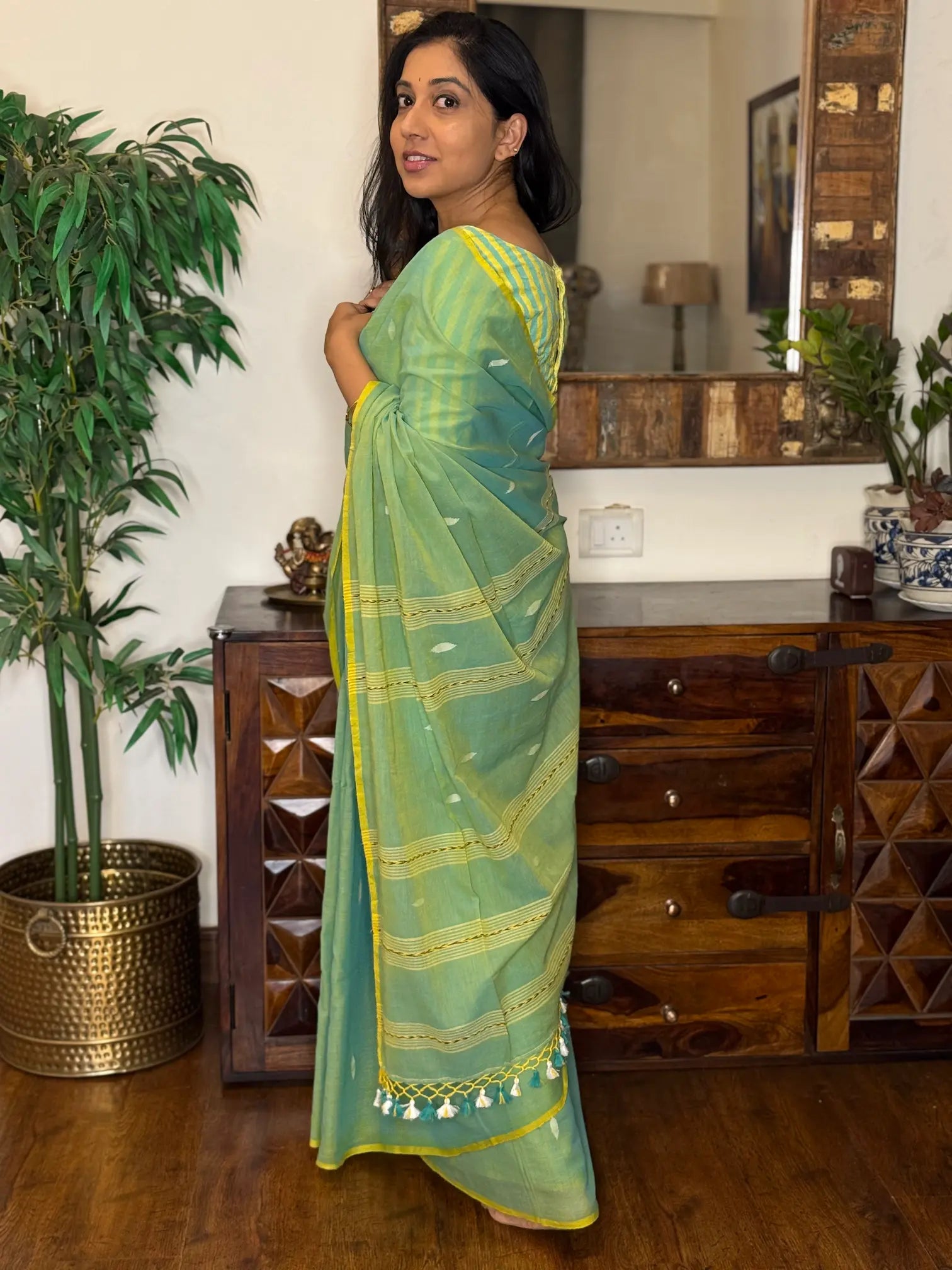 Handwoven Cotton Jamdani Saree – Harini