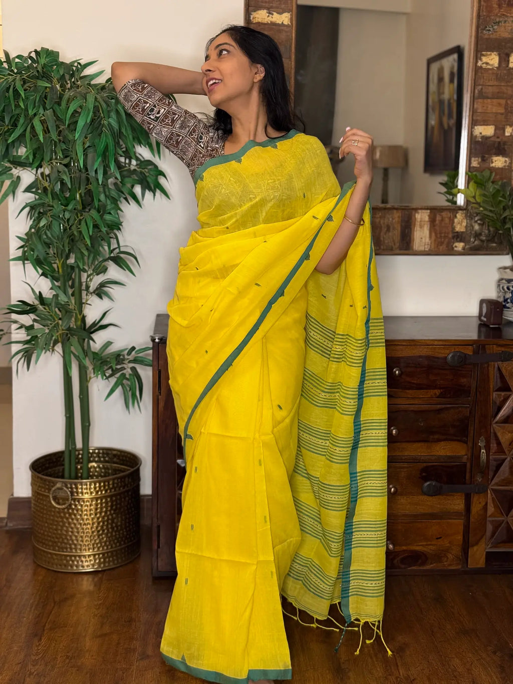 Handwoven Cotton Jamdani Saree – Aarunya