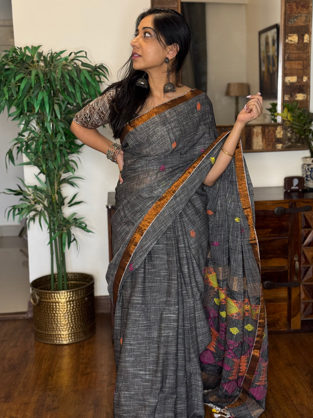 Linen – Dhusarika