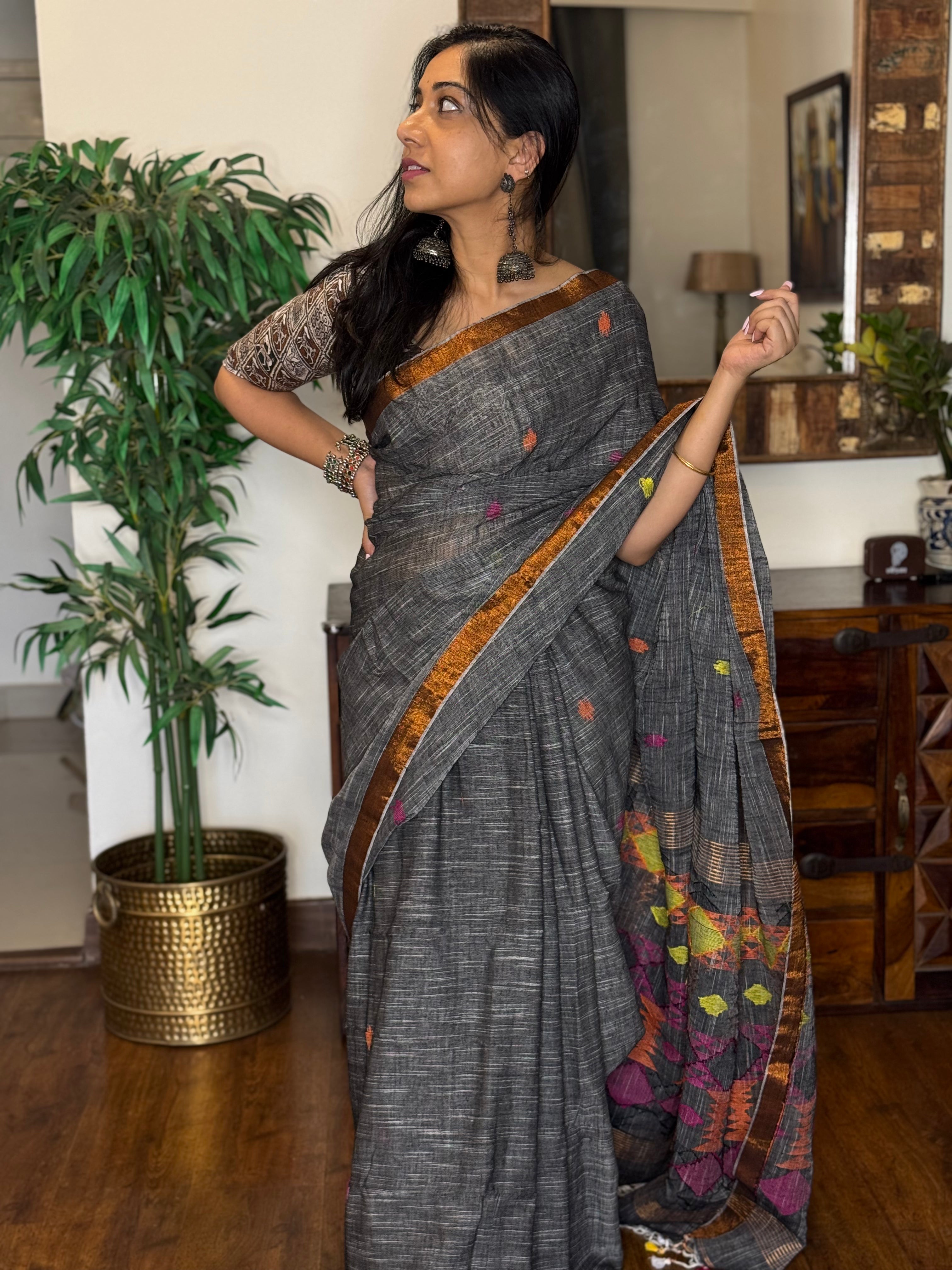 Linen – Dhusarika