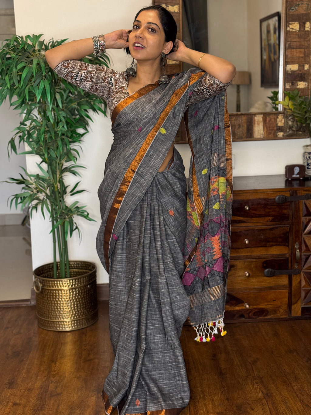Linen – Dhusarika